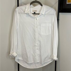 Universal Thread Women's White Button-Down Shirt